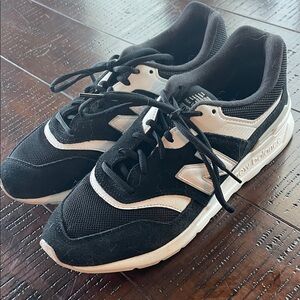 New Balance Black and White Athletic Shoes